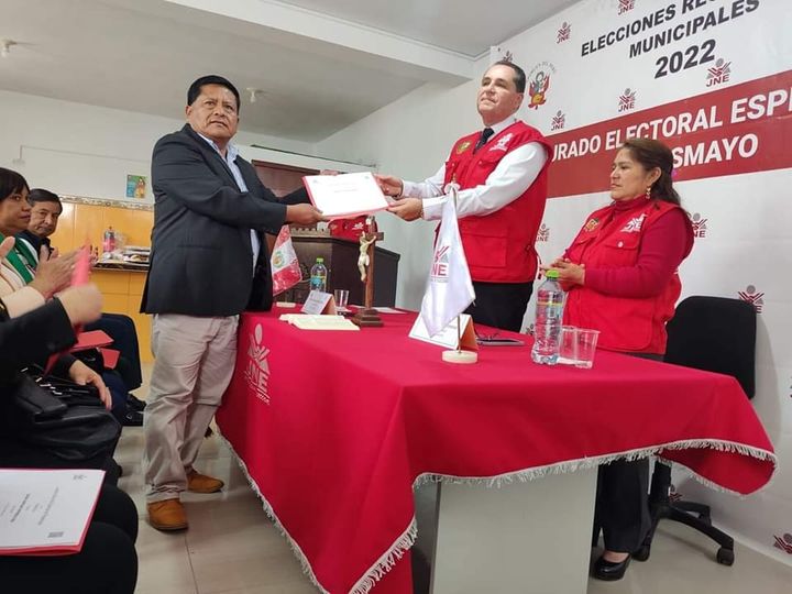 OMAR COTRINA, RECIBIÓ SU CREDENCIAL DE JNE COMO REGIDOR PROVINCIAL DE ASCOPE PARA EL 2023 - 2026
